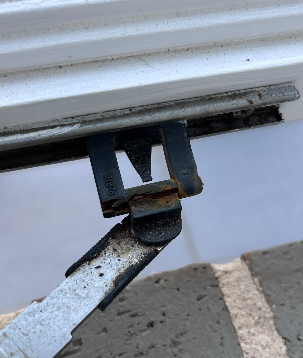 Products Truth ENCORE pivot slide/ awning clip