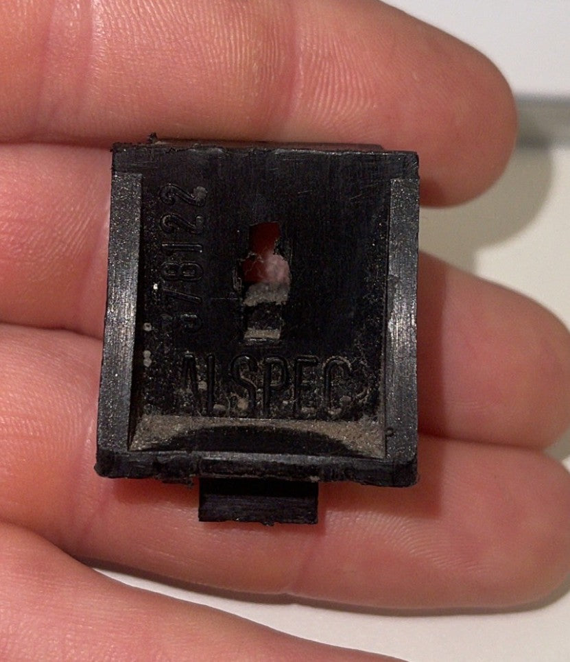 Flyscreen clip - suits old Alpec double hung system