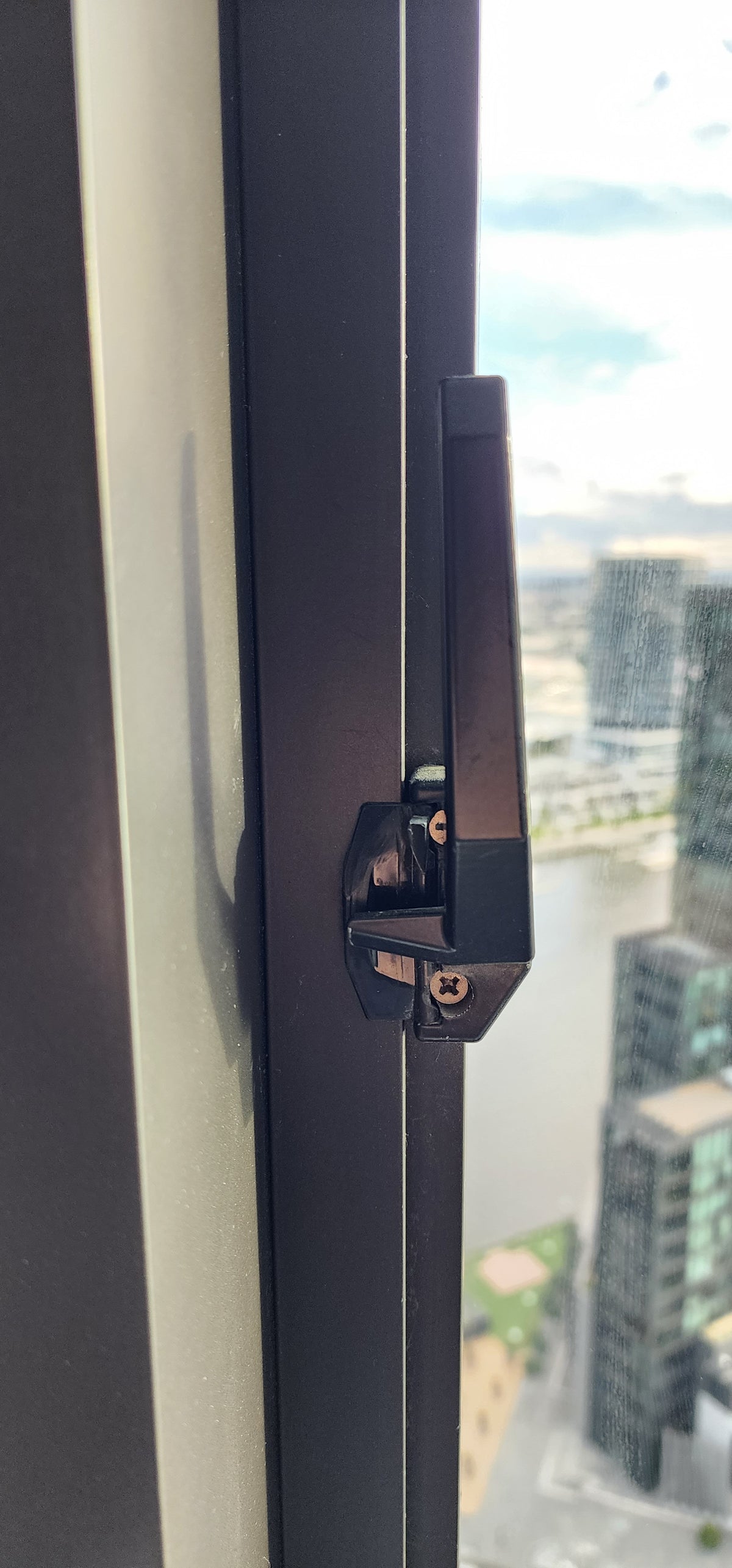 Handle CAM - Catches - Wedgeless  - 6mm backset- RH & LH - non-keyed - Black