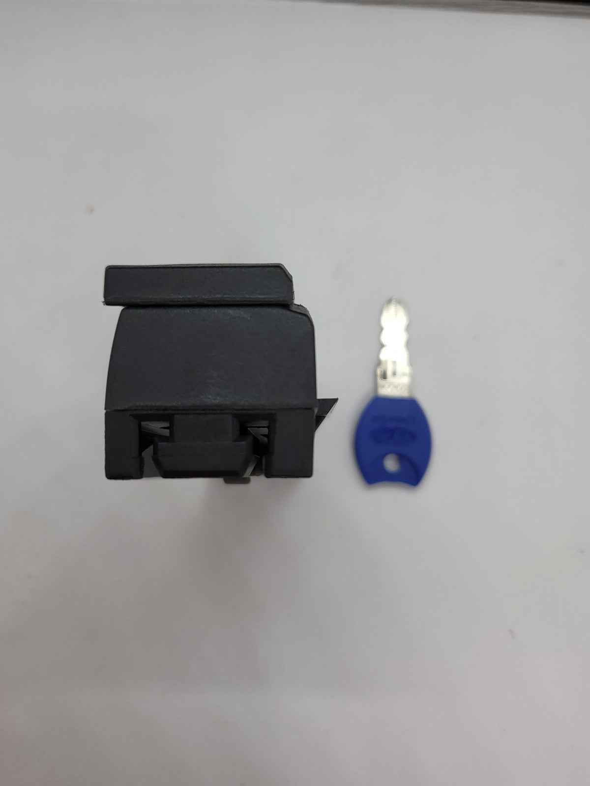 Window handle - suits Capral Unrban series - keyed - mullion lock