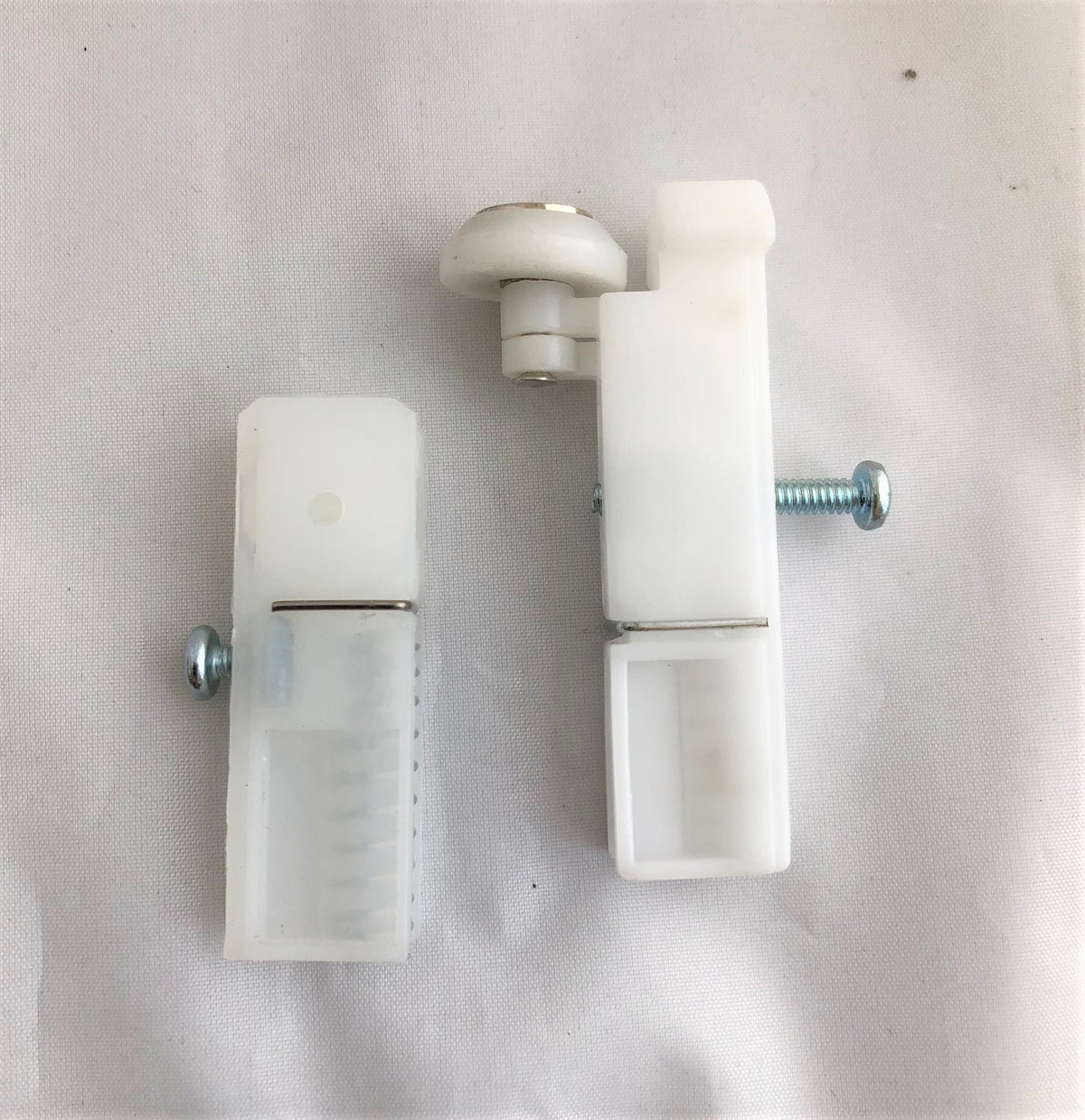 Screen door guide carriages to suit Boral KM cyclone D series top hung sliding