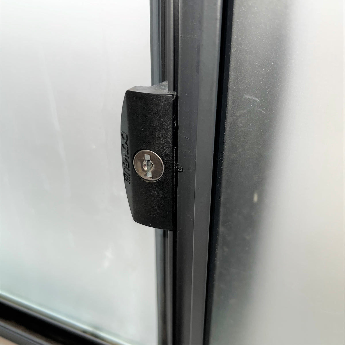 Window Handle - suits Dowell, Boral windows - situated in the center - Mullion lock