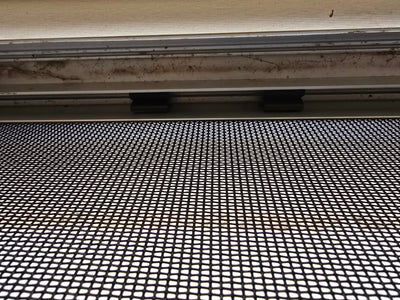 Flyscreen retaining clip - 1970's home - unknown brand