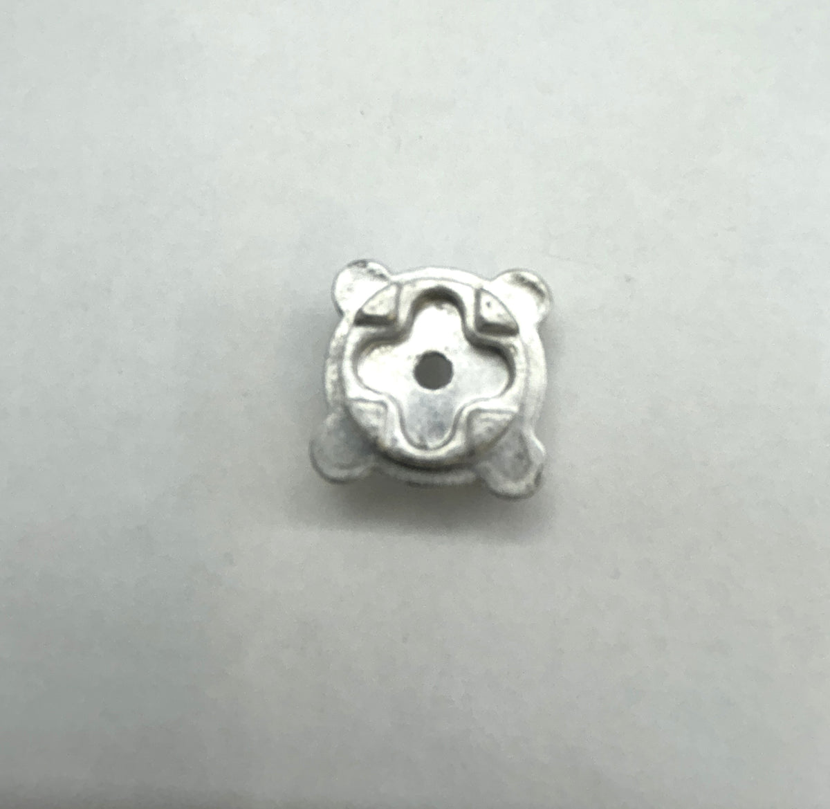 APL louvre system - handle grips and clip connectors - sold singly