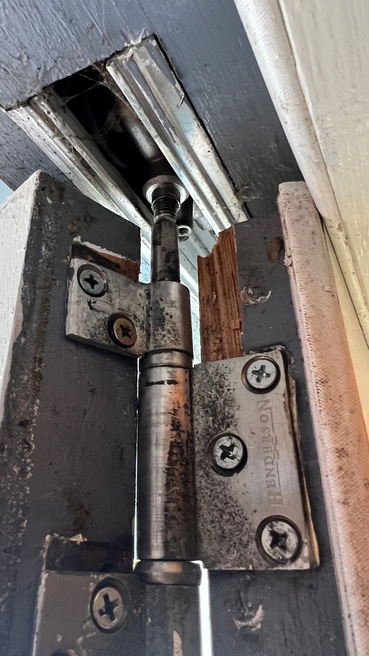 Bifold roller hanger hing - OBSOLETE Henderson hardware