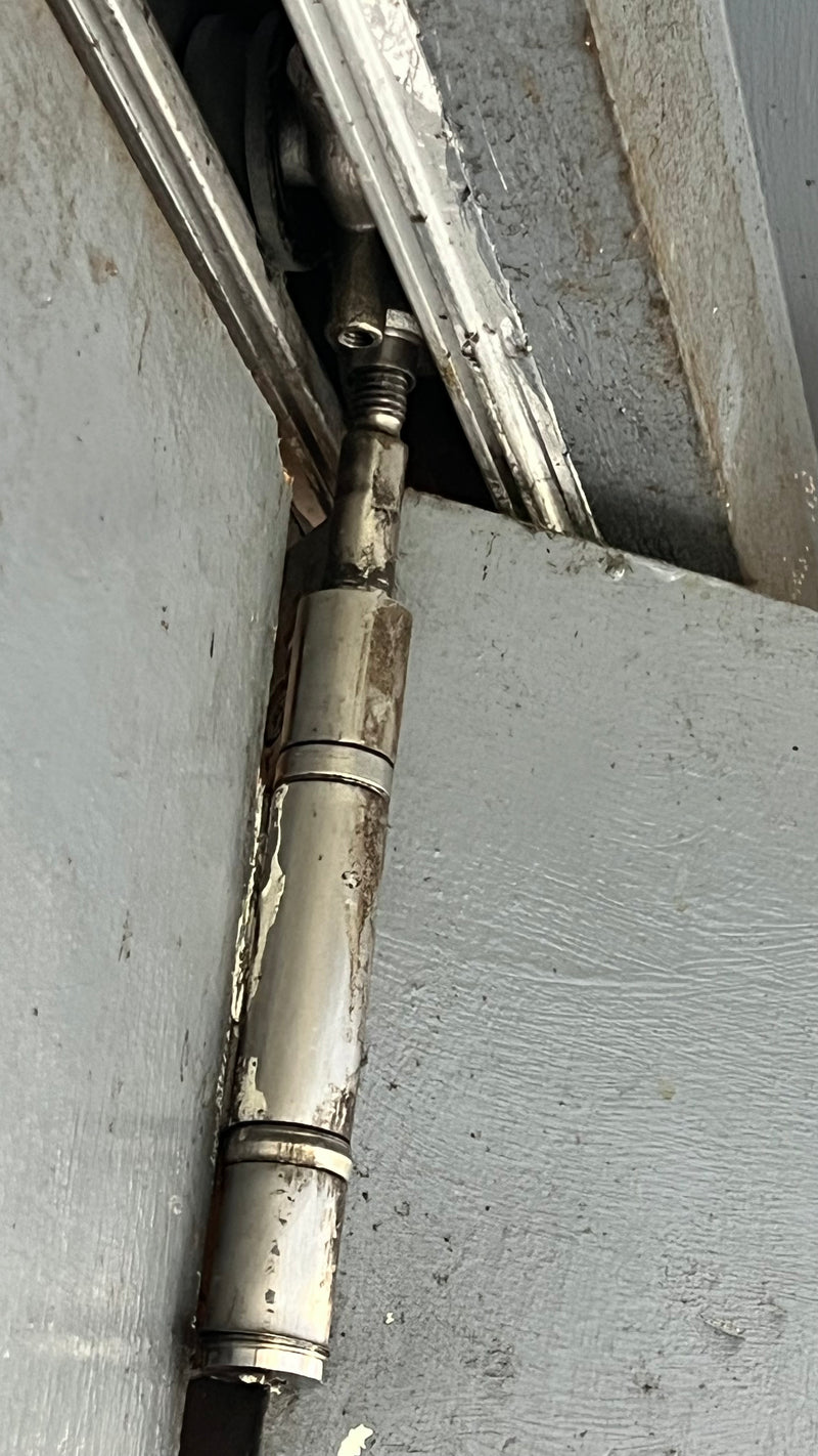 Bifold roller hanger hing - OBSOLETE Henderson hardware