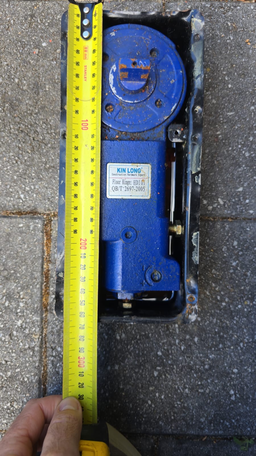 Floor box by Kinlong HD101 concealed closer