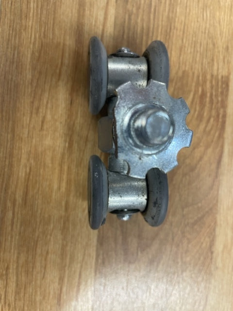 Centor E34C4B quad roller hanger - SPECIAL ORDER IN ITEM