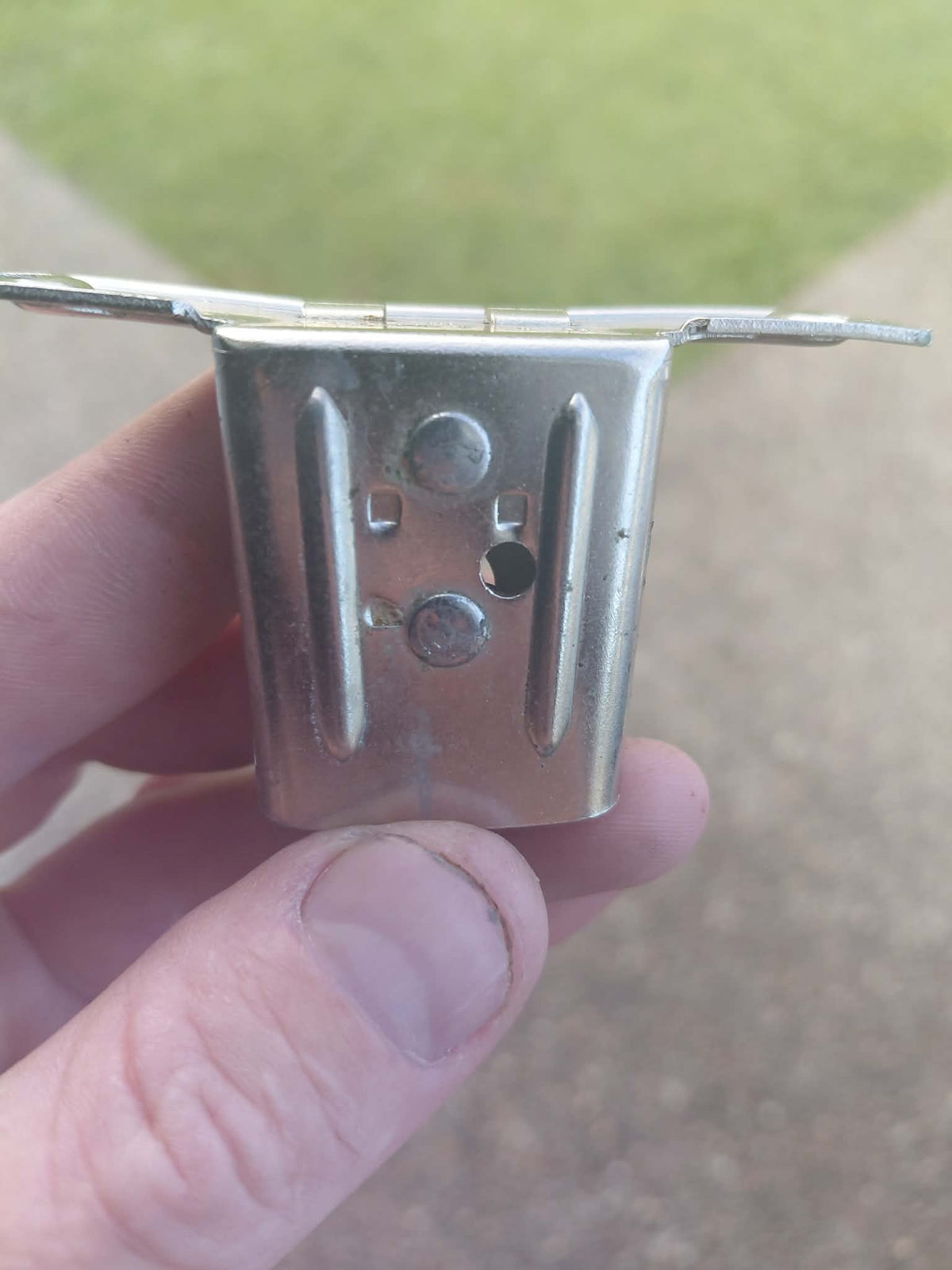 Hettich MultiTech system screw on draw front connector