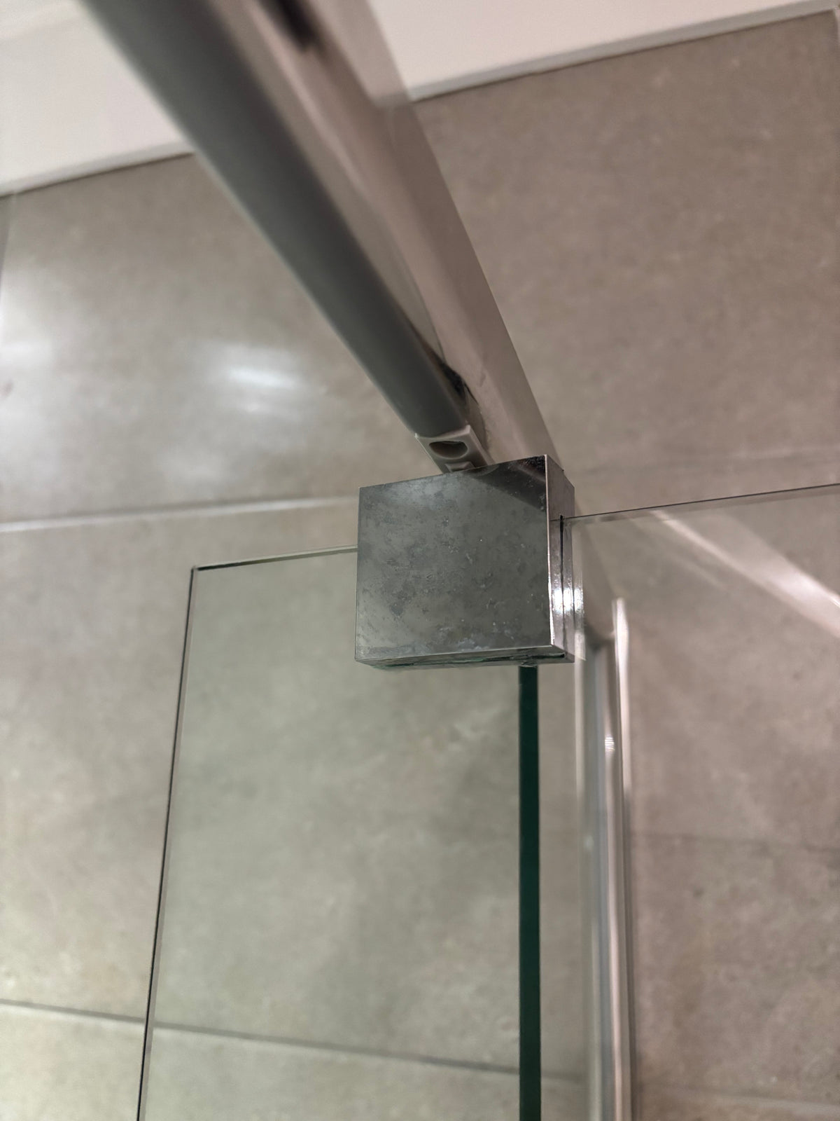 Pivot Kit, brackets and corners - suits Mirage Vogue Series Screens