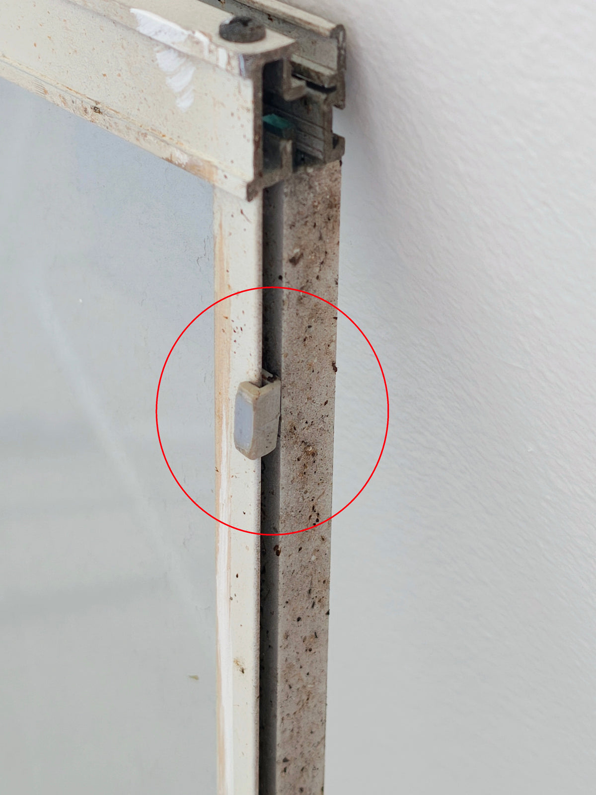 Window head guide suits Boral KM Cyclone series - Sold singly