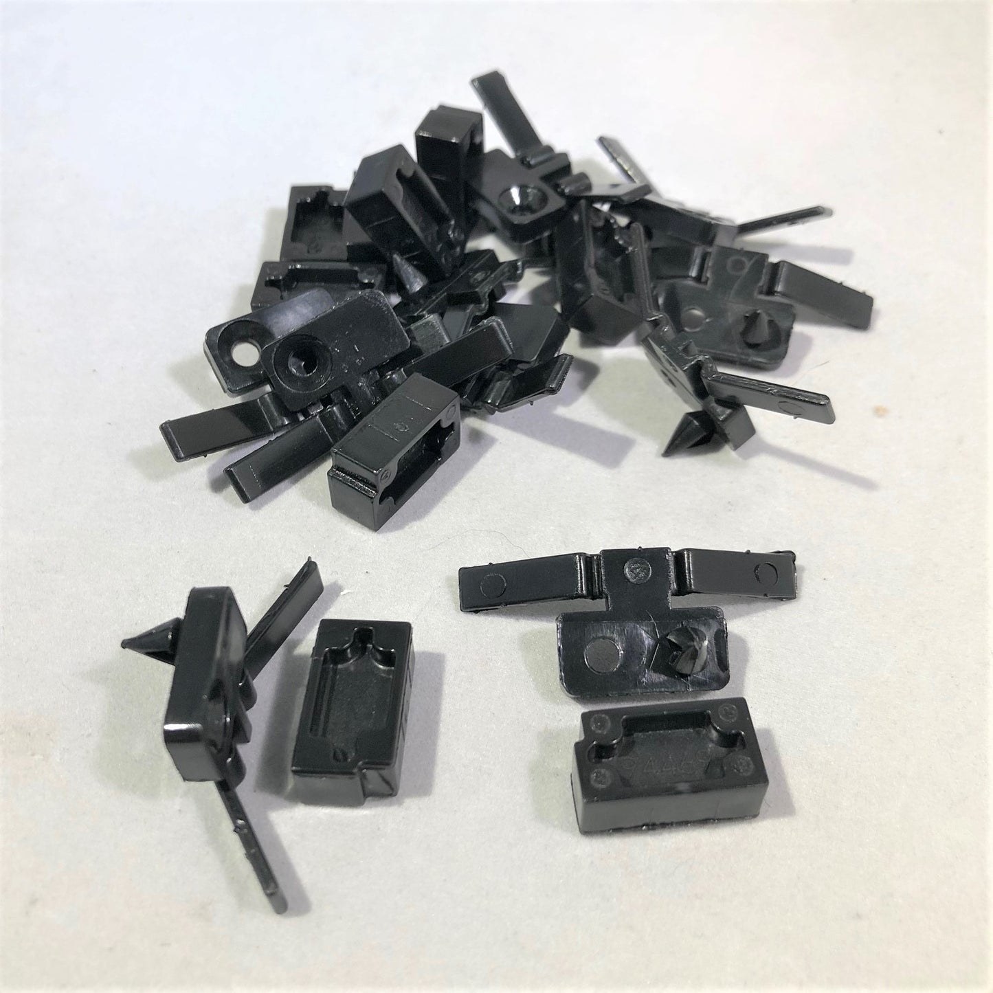 Flyscreen Clip - suits AWS Vantage Awning windows - sold in packs of 1 ...